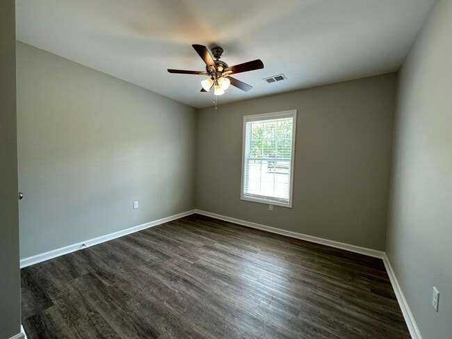 Building Photo - 9005 Landon Ln
