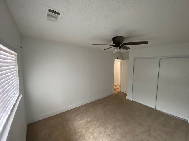 Building Photo - Recently Updated Corner Lot Home- Move in Today!