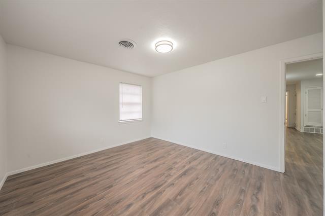 Building Photo - 2021 Glen Haven Dr