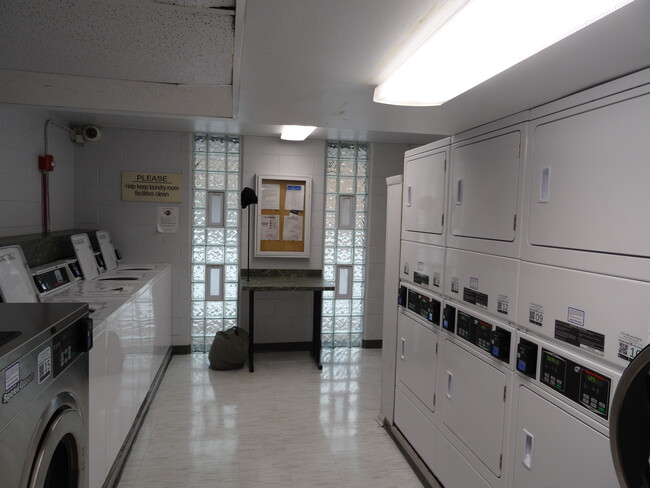 laundry room - 21 W Goethe St