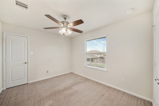 Building Photo - 10003 Open Slope Ct