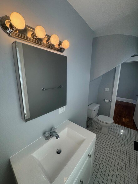 Building Photo - 516R Somerville Ave