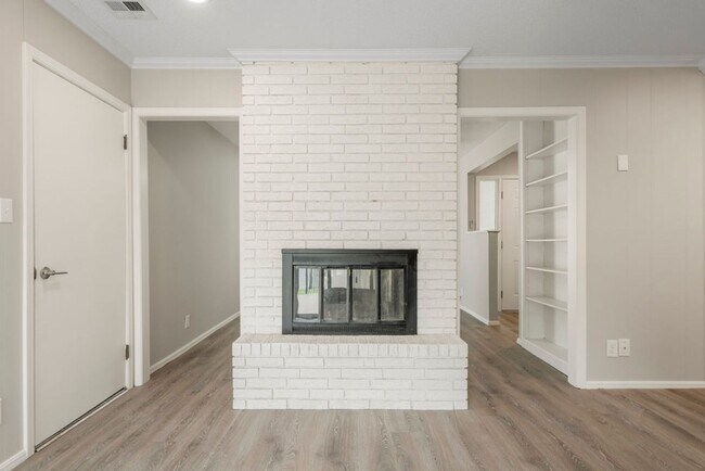 Building Photo - 8340 E 23rd St