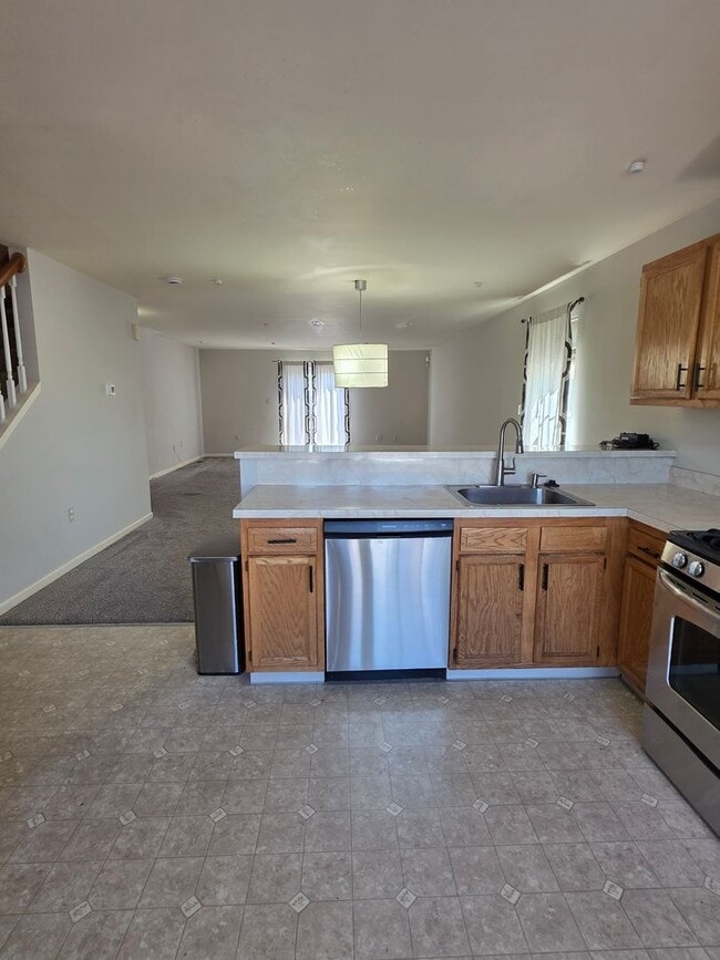 Building Photo - Browntown Twin Home