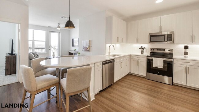 Building Photo - 108 N US Hwy 377