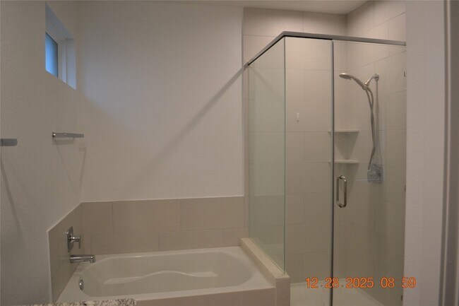 Building Photo - 1613 Sunbend Ln