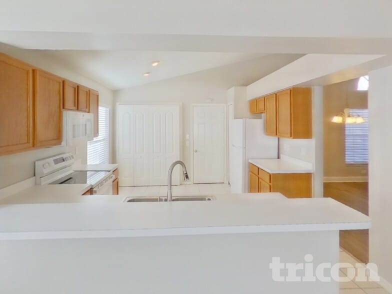 Building Photo - 6926 Waterbrook Ct