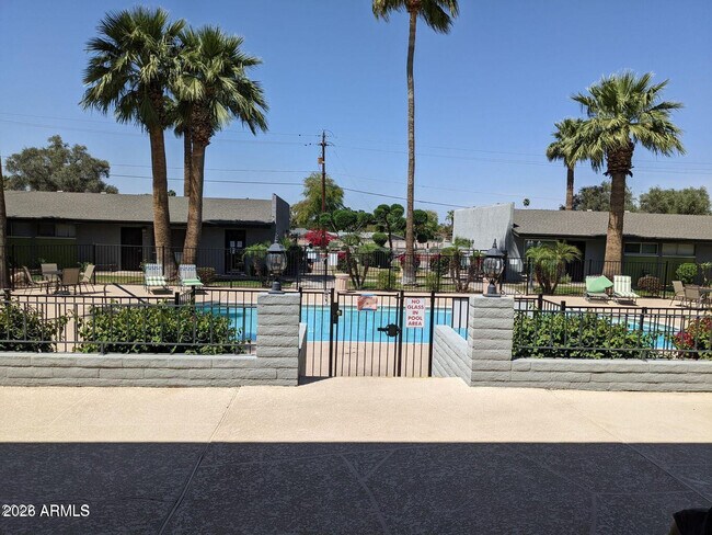 Building Photo - 7141 N 16th St