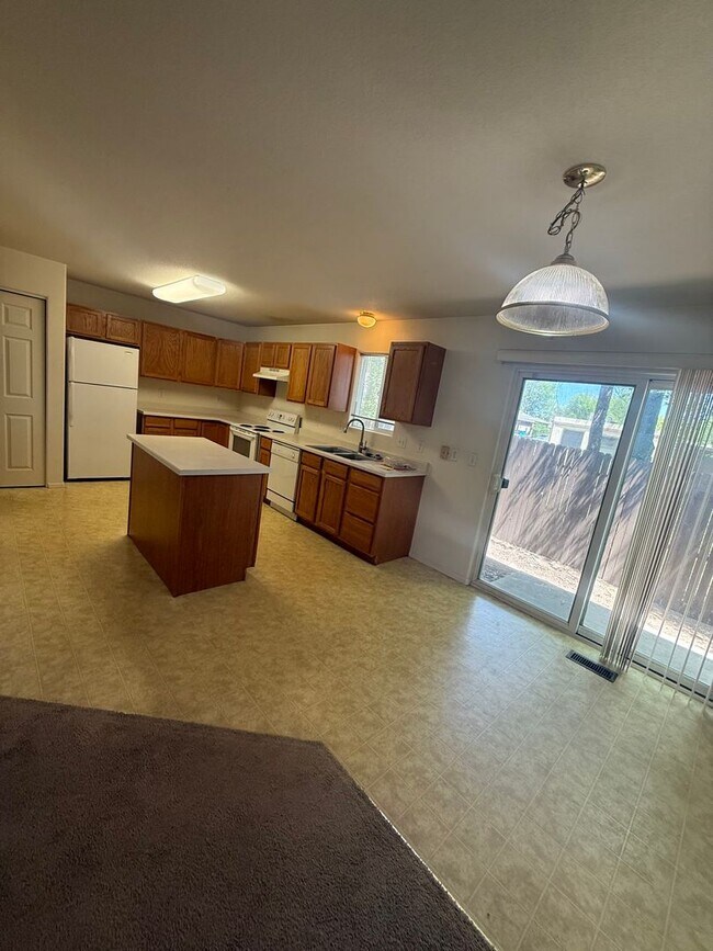 Building Photo - *MOVE-IN SPECIAL: $200 OFF 1ST MONTH'S RENT* Condo for rent on Ellers Grove