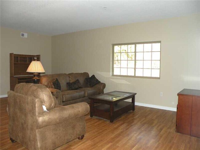 Building Photo - 6450 Pleasant St