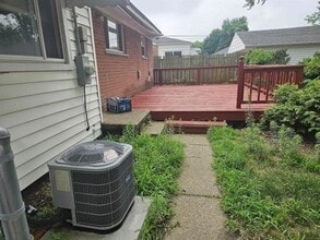 Building Photo - 24119 Thomas Dr