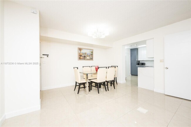 Building Photo - 1833 S Ocean Dr