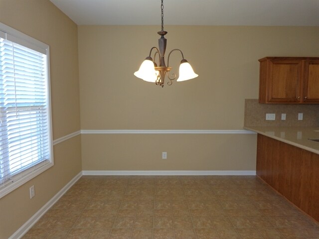 Building Photo - 131 Village Dr