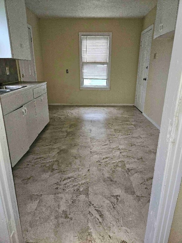 Building Photo - 4833 Johnston Dr