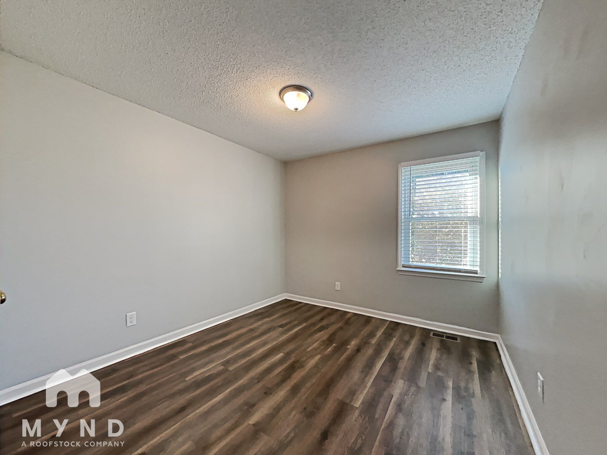 Building Photo - 117 Creekstone Dr