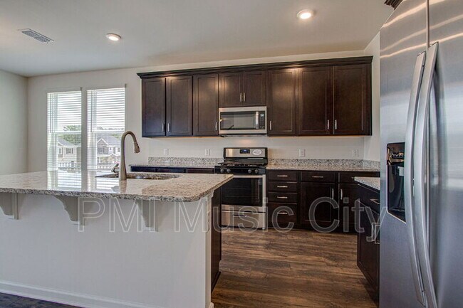 Building Photo - 5024 Sunflower Ln