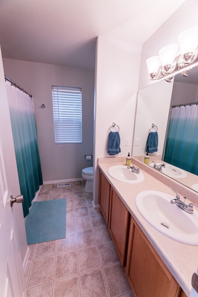 Building Photo - 3BD/2BA in Cross Creek Community