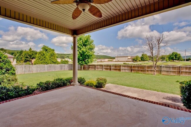Building Photo - 4905 Saddle Ridge Dr SE