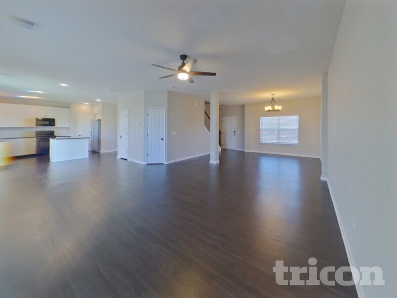 Building Photo - 715 Pollyanna Dr