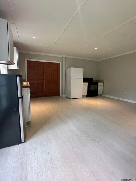 Building Photo - 376 Croydon Ave