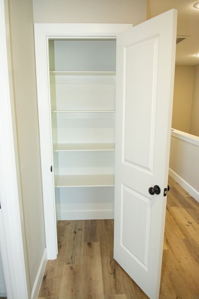 Building Photo - New 3 Bedroom / 2.5 Bathroom Townhome in Decatur!