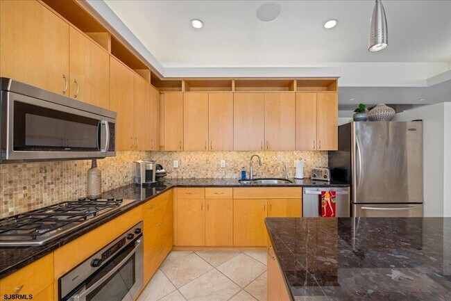 Building Photo - 7701 Atlantic Ave