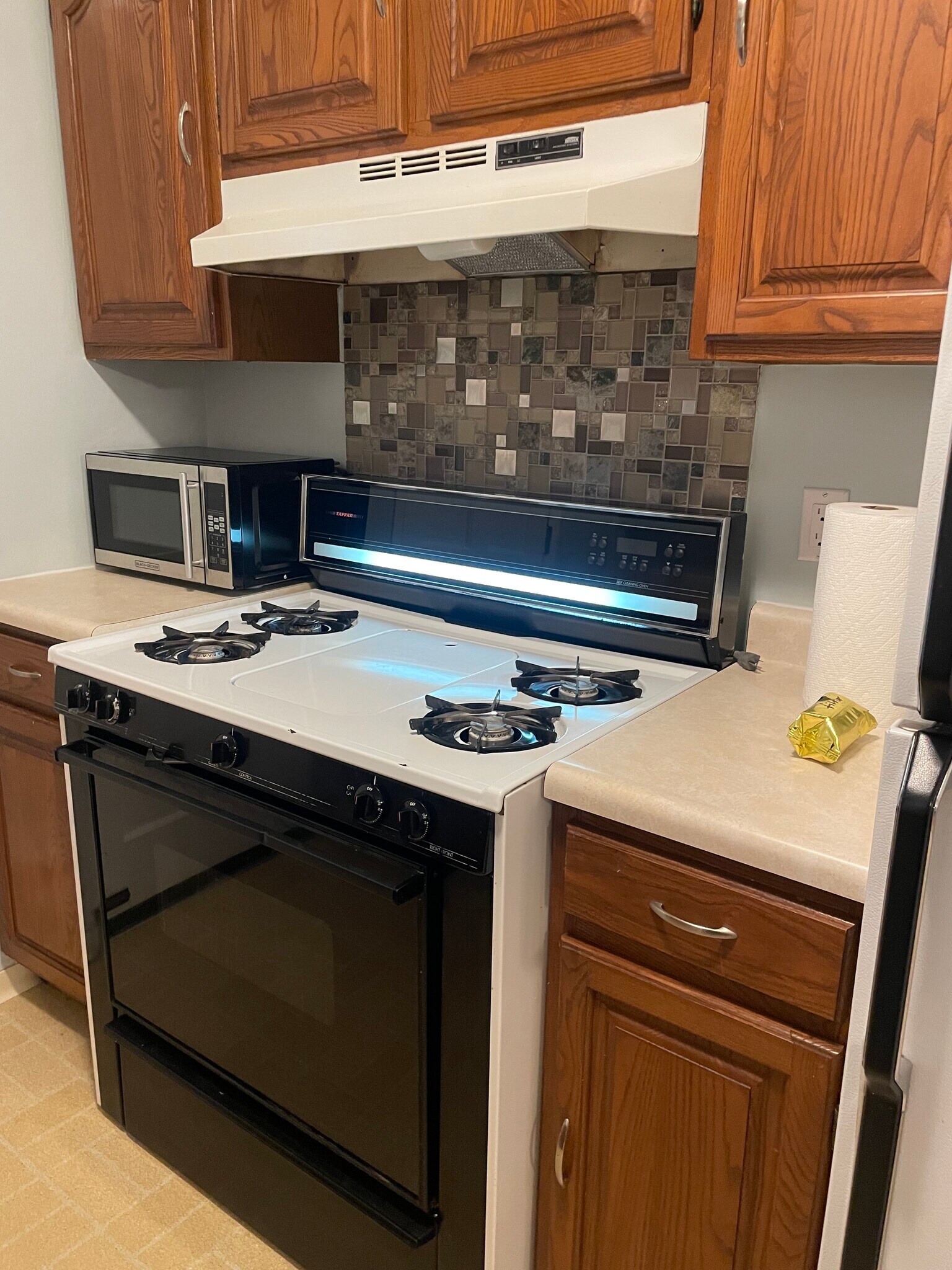 Kitchen - 365 Spahr St