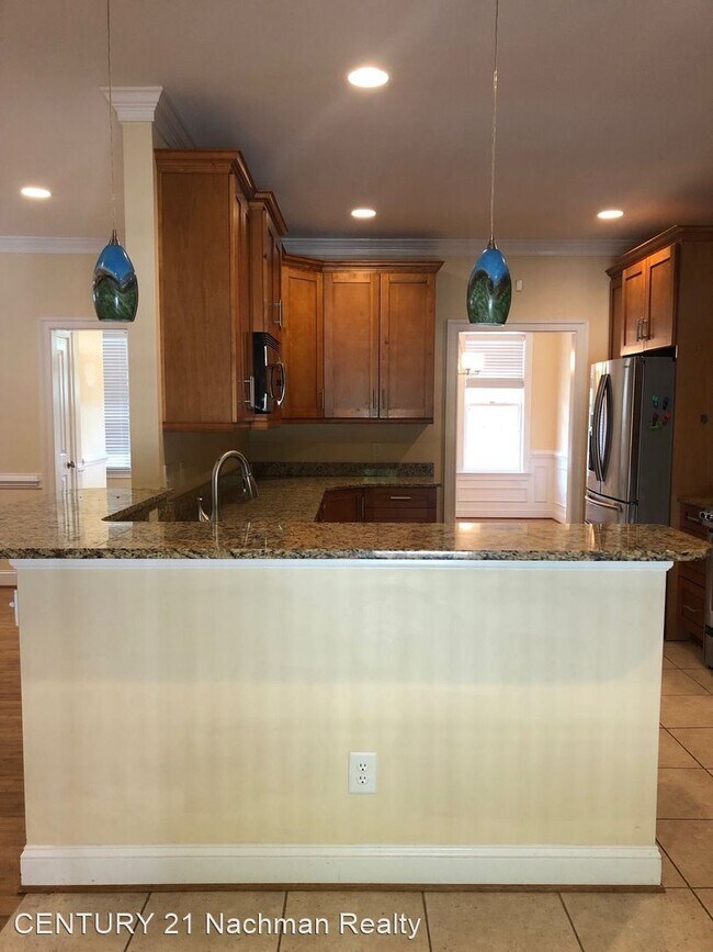 Building Photo - 5 br, 4.5 bath House - 116 Manhoac Run