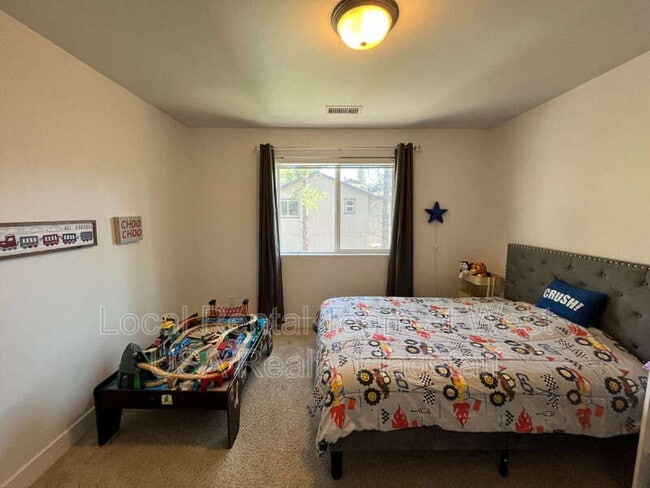 Building Photo - 2705 W Windtree Dr