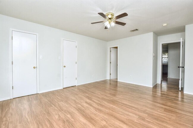 Building Photo - 3007 Crystal Cove
