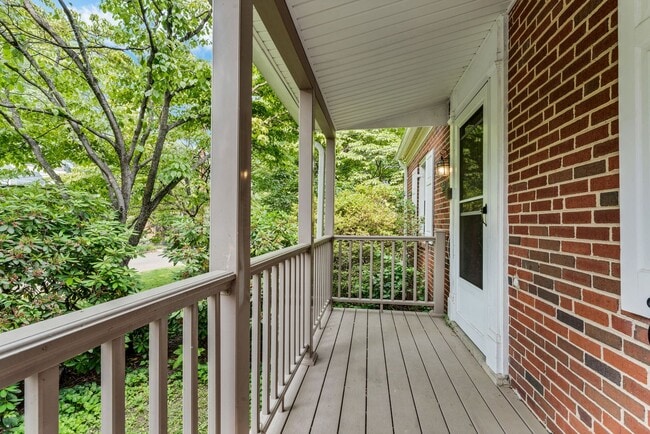 Building Photo - 4-bedroom, 2.5-bath home located in Upper Marlboro