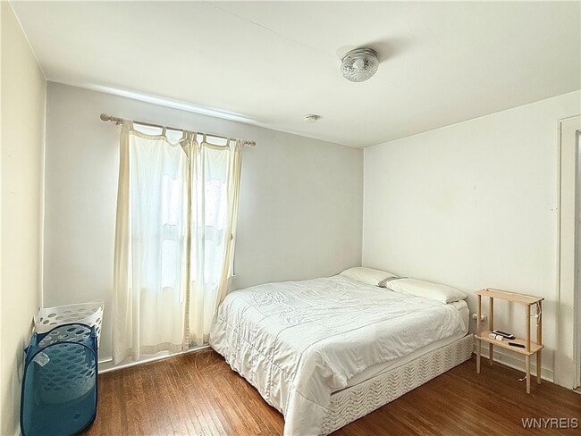 Building Photo - 245 Hamilton Dr