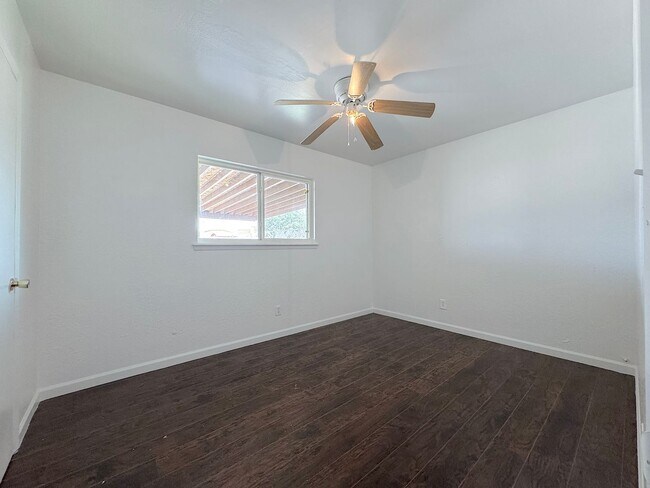 Building Photo - Northeast El Paso 4 Bed Refrig A/C