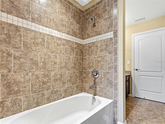 Building Photo - 2499 Calvano Dr