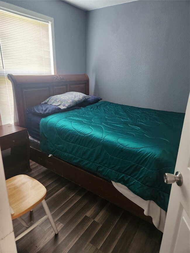 Building Photo - 715 S Market St