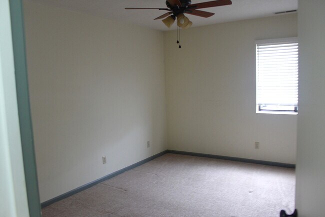 Building Photo - 2BR 2 Full Bath Condo with Modern Upgrades – Near Downtown Harrisonburg!