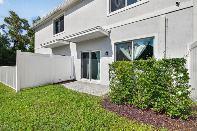 Building Photo - 608 Waters Edge Ln