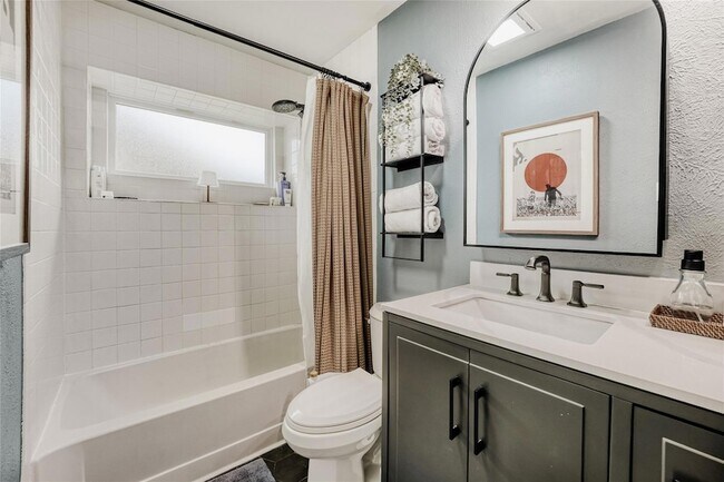 Building Photo - 916 Great Britain Blvd