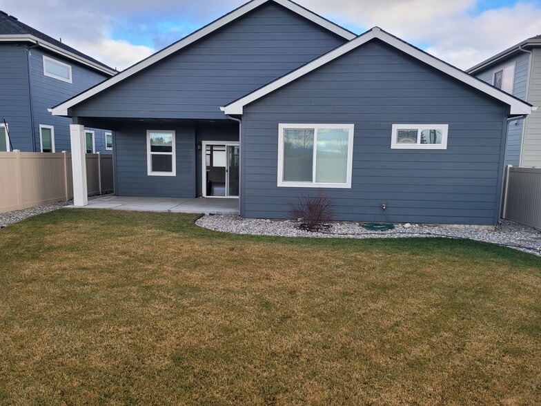 Building Photo - 1869 N Skagit Dr