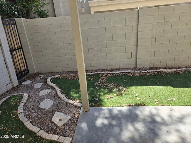 Building Photo - 16021 N 30th St