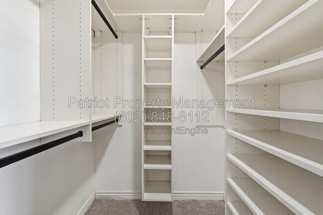 Building Photo - 1275 W Del Rio St