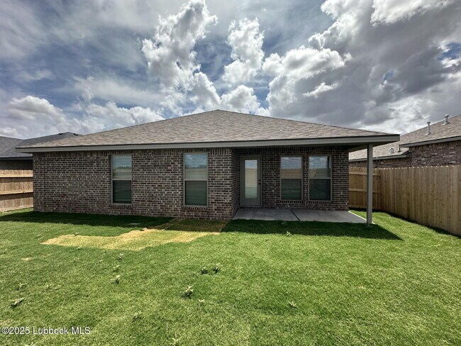 Building Photo - 2610 Helena Ave