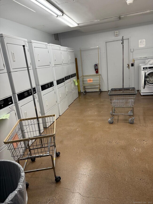 Building Photo - 31 Woodland St