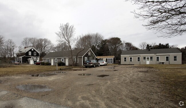 Building Photo - 250 Davisville Rd