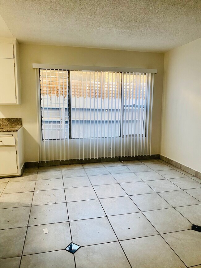 Building Photo - 12711 Pacific Ave