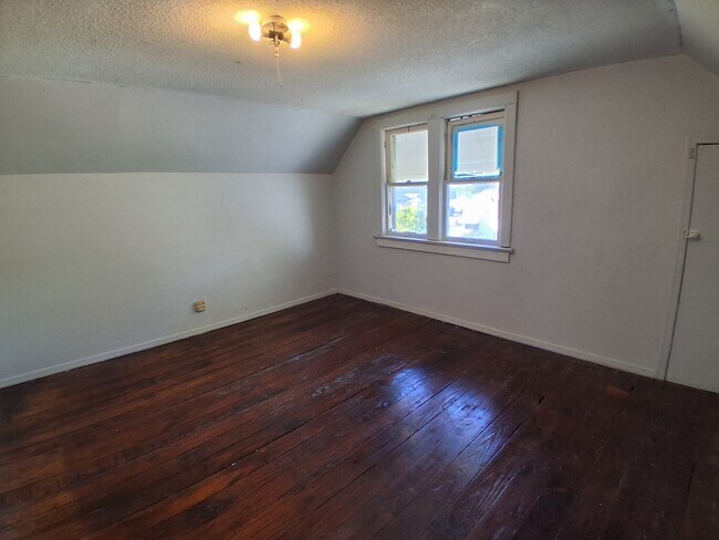 Building Photo - 409 Avenue-A