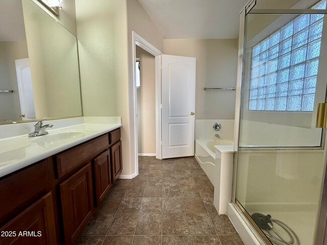 Building Photo - 2344 W White Feather Ln