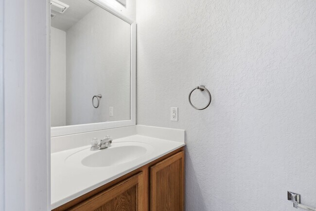 Building Photo - Spacious Two-Story Home in Prime Laurel Canyon Location