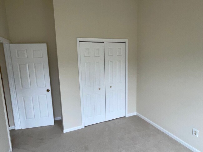 Building Photo - 1311 Templeton Pl