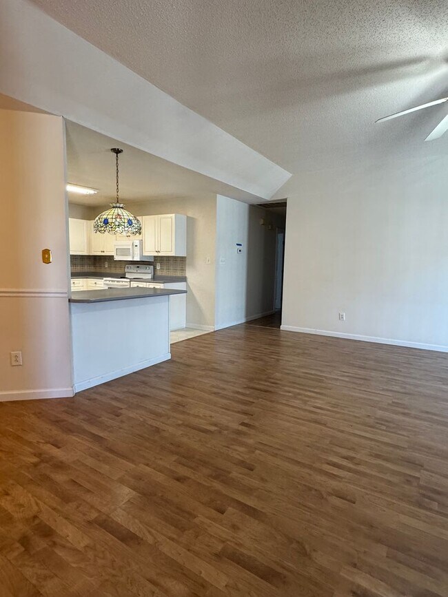 Building Photo - Not to be Missed on Heritage Square!